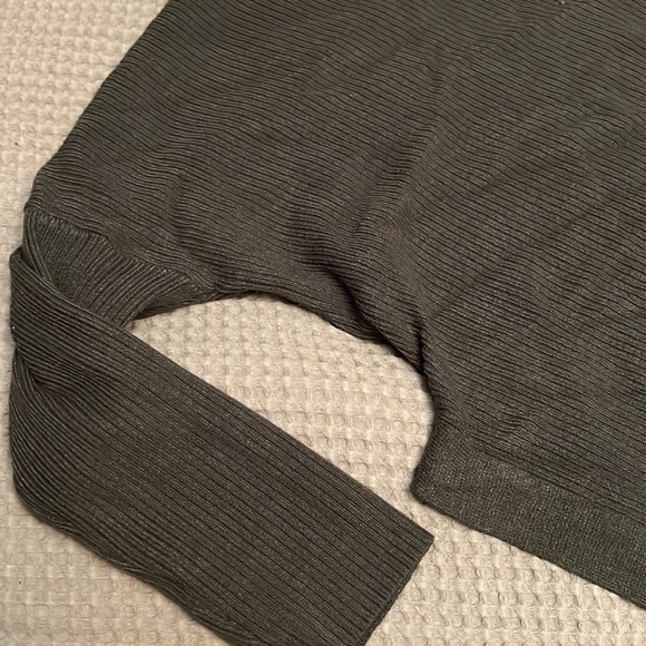 Sweater - Picture 2 of 3